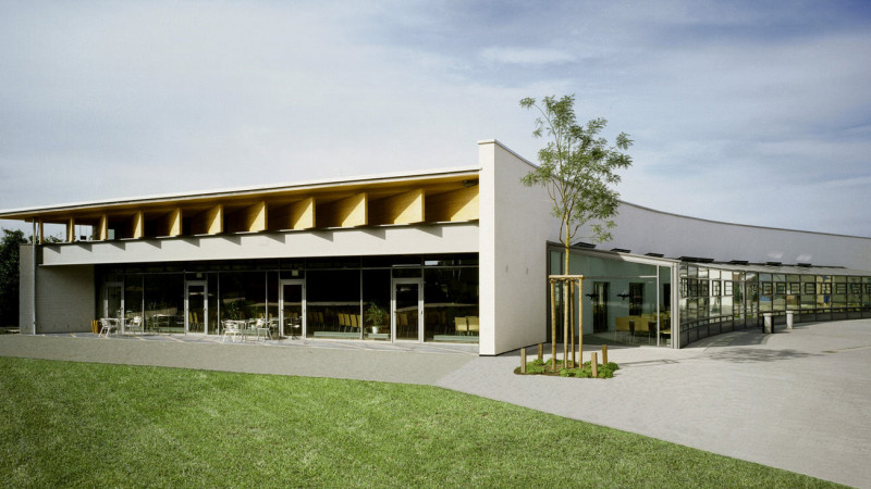 Mensa und Pausenhalle